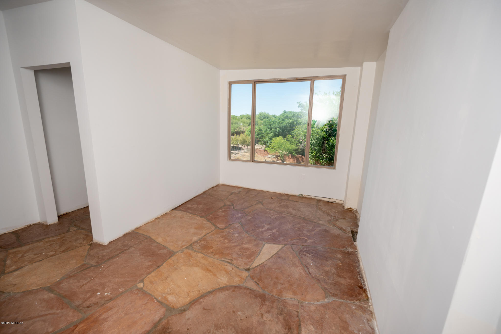 964 Calle Robalo Rio Rico, AZ 85648 - Photo 7 of 35 a view of empty room with front door