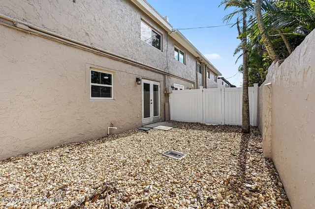 $2,400 | 1280 N Highway, Unit B, Satellite Beach, FL 32937