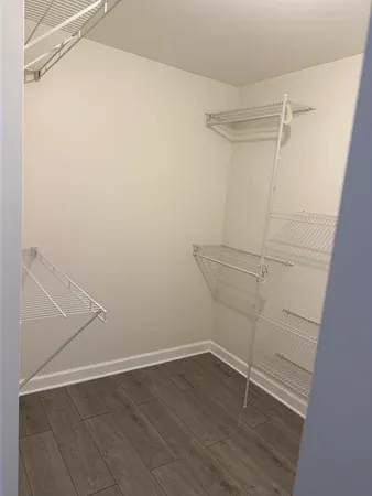 $2,185 | 7040 Remington Court, Unit 204, Woodridge, IL 60517