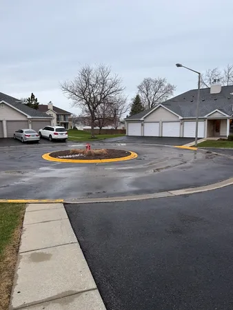 $2,185 | 7040 Remington Court, Unit 204, Woodridge, IL 60517