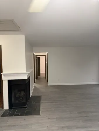 $2,185 | 7040 Remington Court, Unit 204, Woodridge, IL 60517