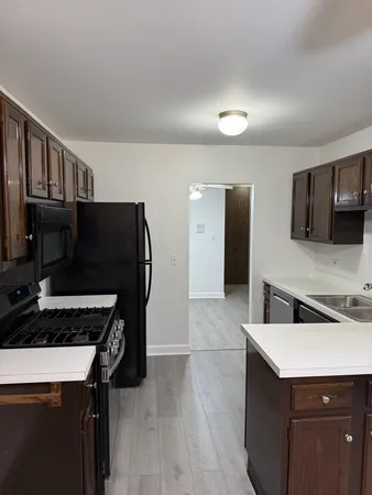 $2,185 | 7040 Remington Court, Unit 204, Woodridge, IL 60517