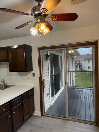 $2,185 | 7040 Remington Court, Unit 204, Woodridge, IL 60517