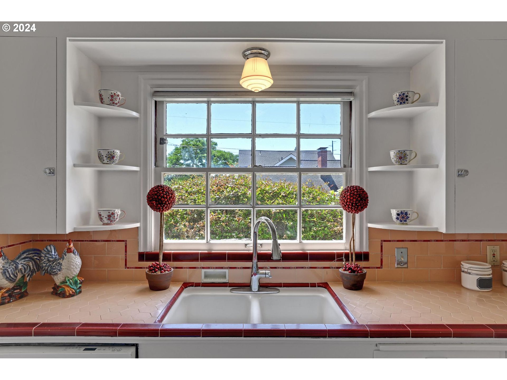 6003 Southeast Stephens Street Portland, OR 97215 - Photo 18 of 46 a living room with furniture and a window