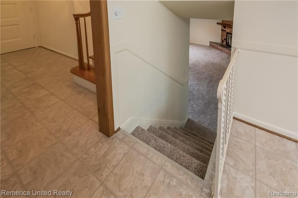 36203 Paddleford Road Farmington Hills, MI 48331 - Photo 17 of 42