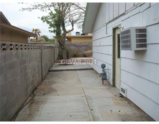 704 Altamira Road Las Vegas, NV 89145 - Photo 19 of 22 Other. Side Yard