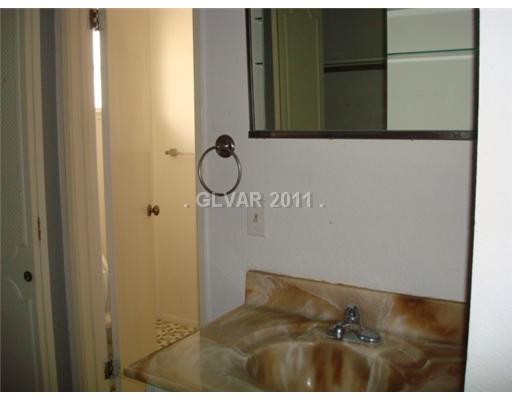 704 Altamira Road Las Vegas, NV 89145 - Photo 9 of 22 Master Bath/Spa.