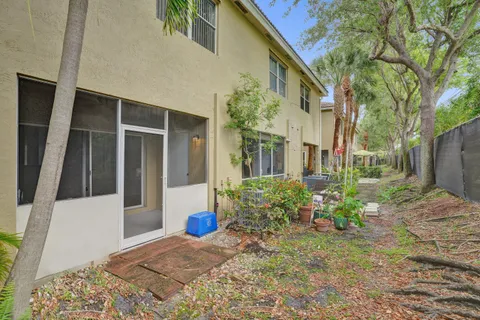 $365,000 | 752 South W 122nd Terrace, Pembroke Pines, FL 33025