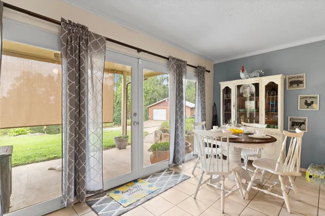 $450,000 | 18 Arrowhead Drive, Huntsville, TX 77320