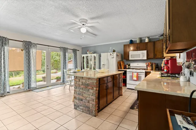 $450,000 | 18 Arrowhead Drive, Huntsville, TX 77320