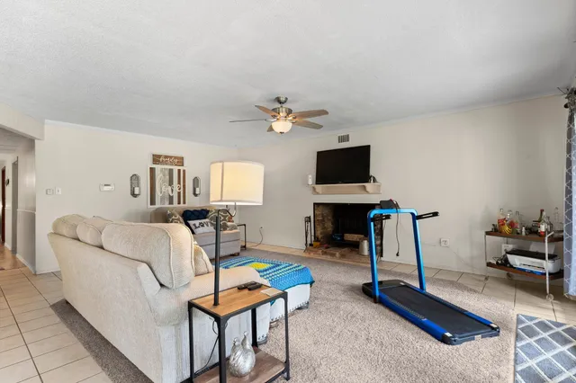 $450,000 | 18 Arrowhead Drive, Huntsville, TX 77320