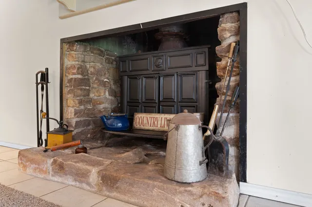 $450,000 | 18 Arrowhead Drive, Huntsville, TX 77320