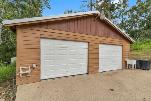 $450,000 | 18 Arrowhead Drive, Huntsville, TX 77320