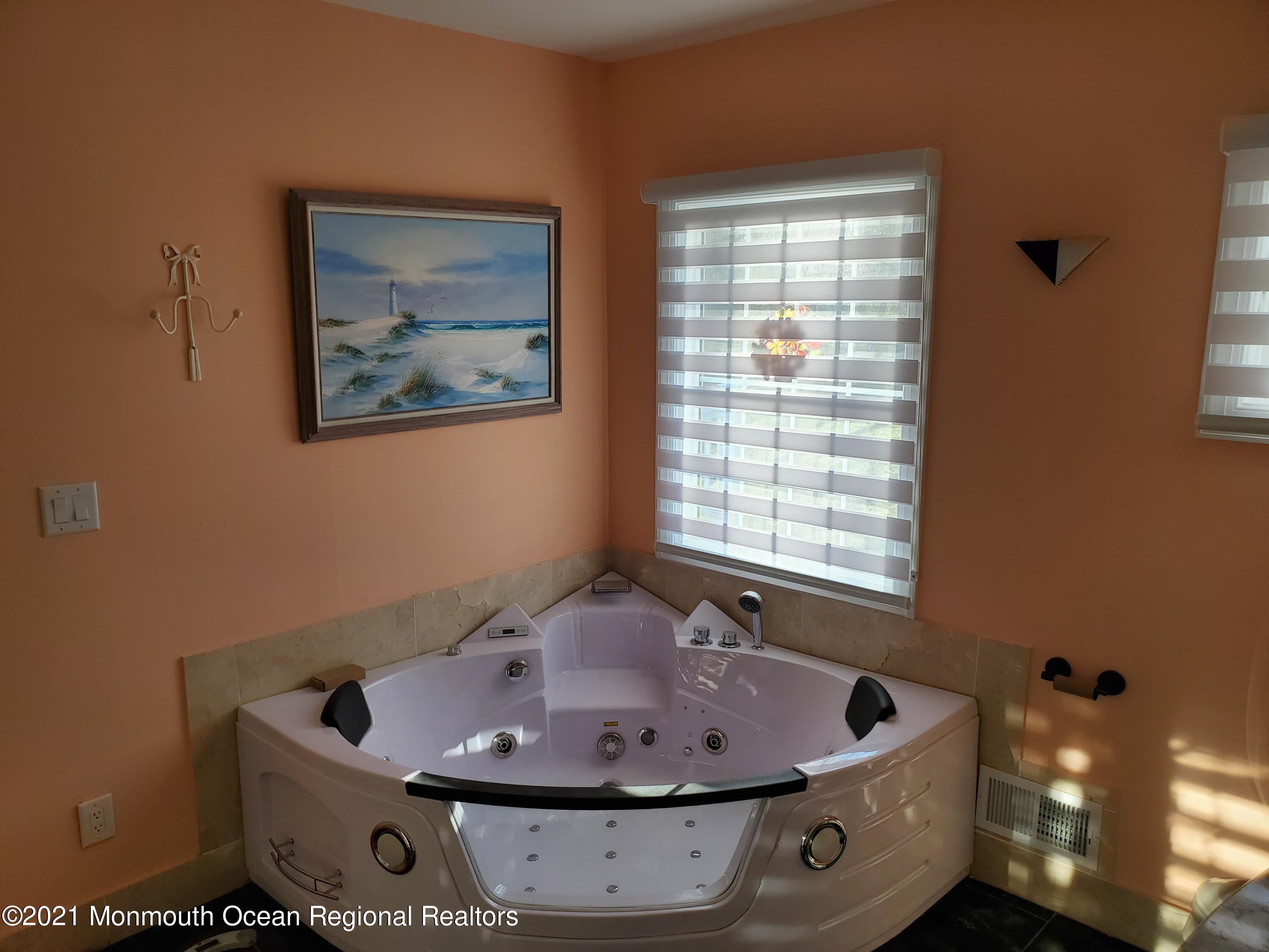 626 West Farms Road Howell, NJ 07731 - Photo 19 of 26 Master Bath