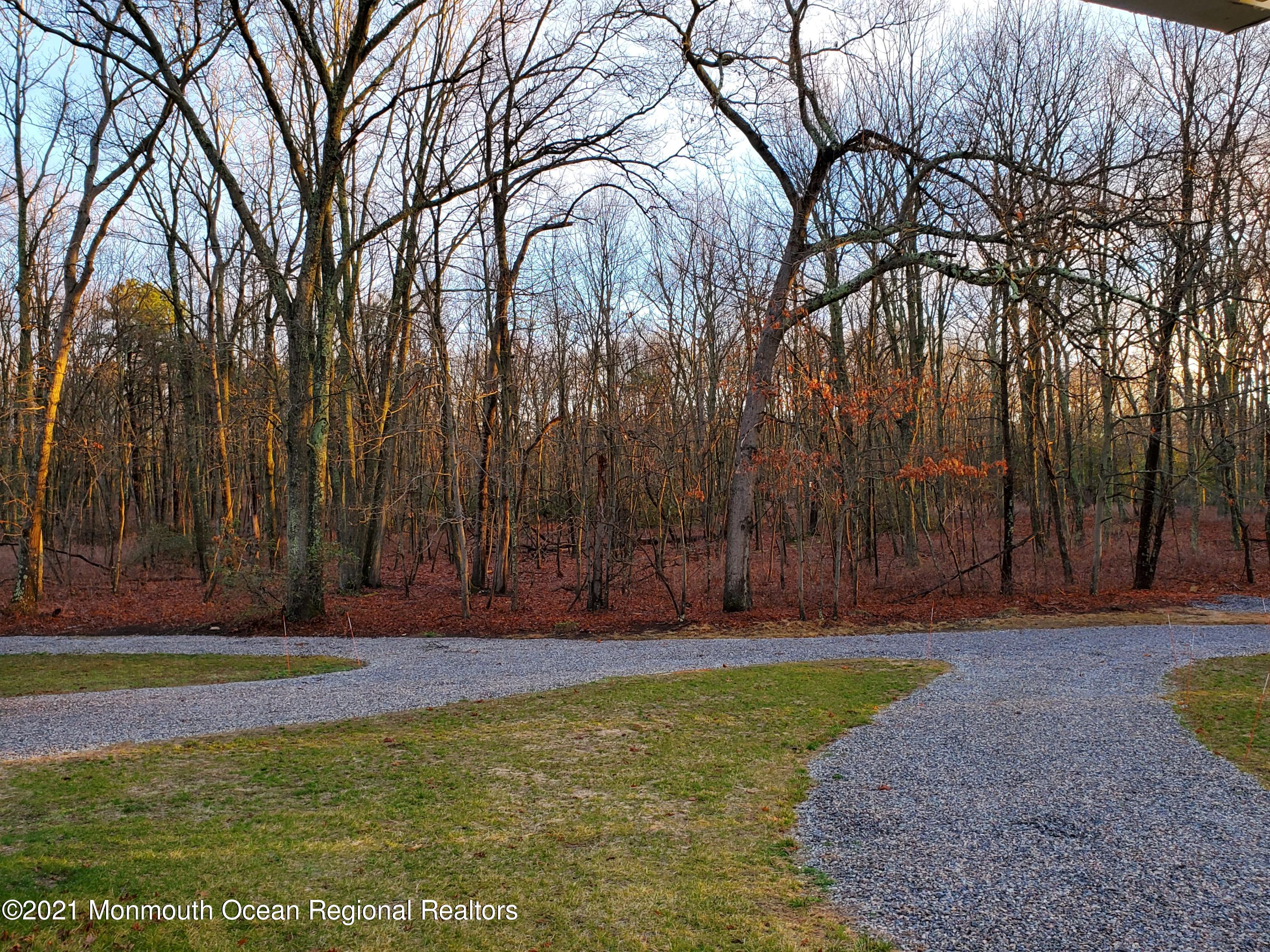 626 West Farms Road Howell, NJ 07731 - Photo 3 of 26 Driveway