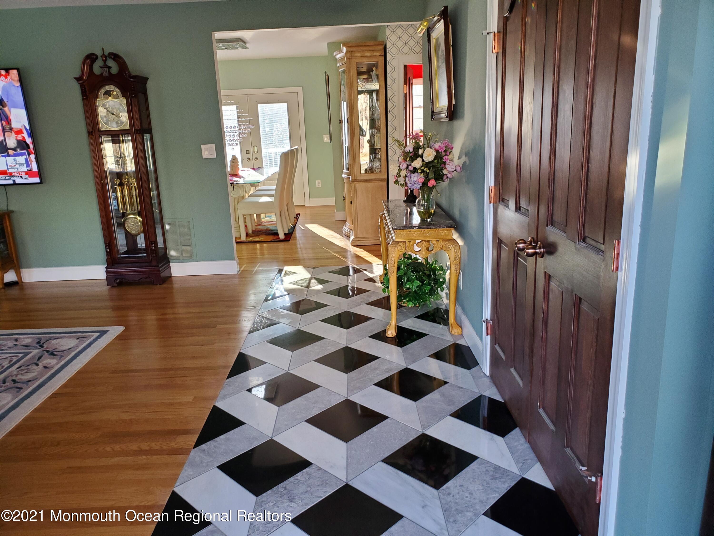 626 West Farms Road Howell, NJ 07731 - Photo 7 of 26 Entrance