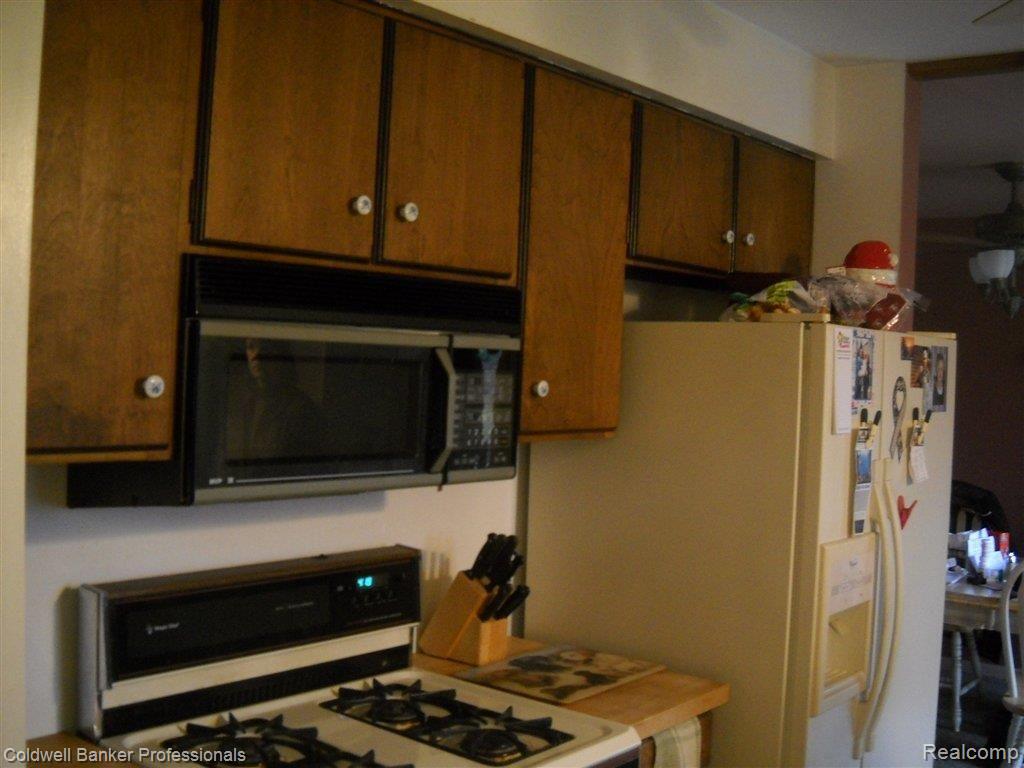 8379 West Rolston Road Linden, MI 48451 - Photo 6 of 11 Kitchen