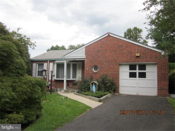 805 Edann Road Oreland, PA 19075 - Photo 1 of 10 Front Yard