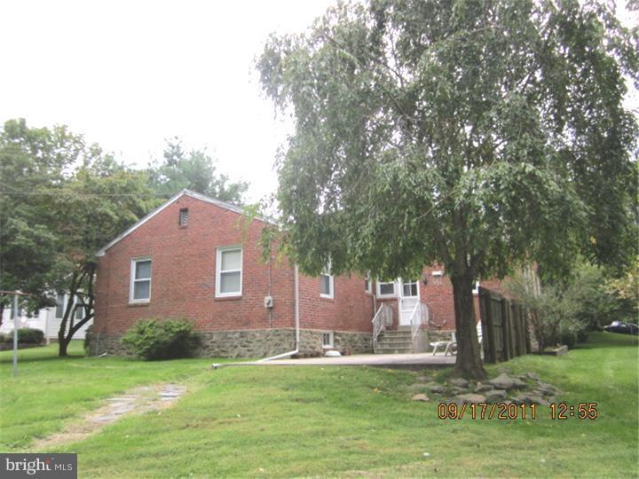 805 Edann Road Oreland, PA 19075 - Photo 2 of 10 Exterior Back
