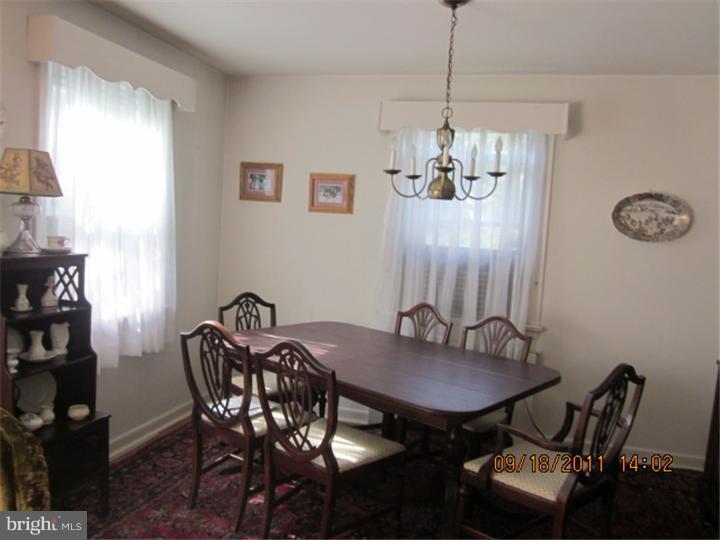 805 Edann Road Oreland, PA 19075 - Photo 5 of 10 Dining Room