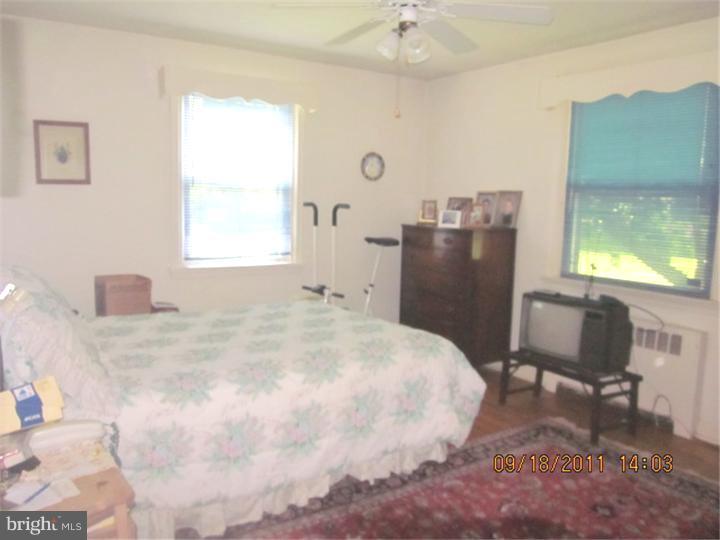 805 Edann Road Oreland, PA 19075 - Photo 8 of 10 Bedroom 2