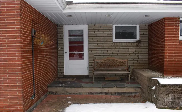 a view of house with entryway