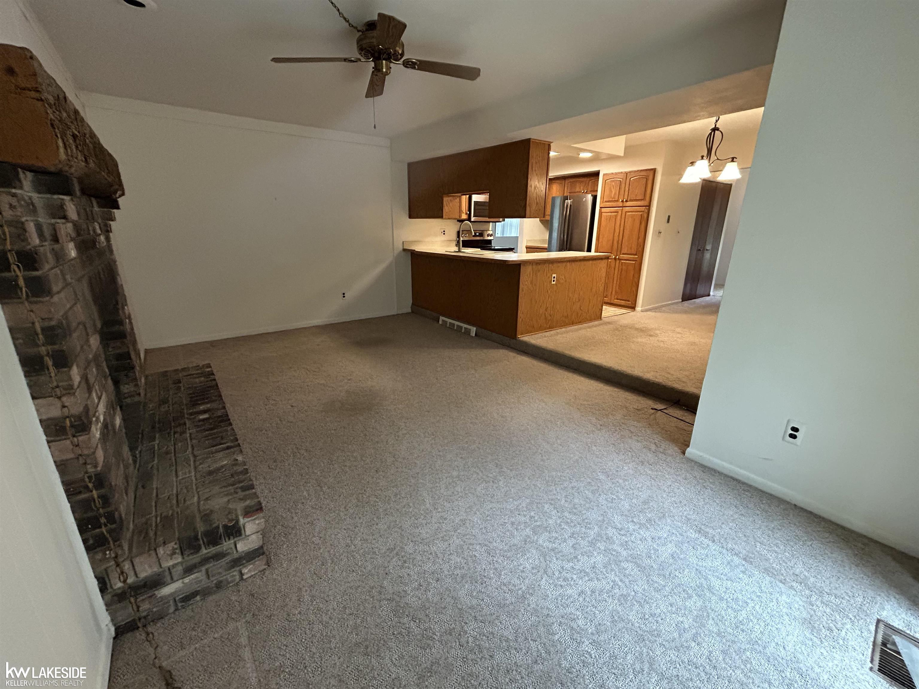 3308 Spring Meadow Drive Rochester, MI 48306 - Photo 11 of 22 50156833-fe75f668-8fdc-4594-8952-5f2ef6da7063.JPG
