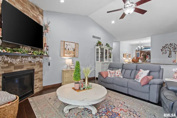 $465,000 | 1110 Lost Tree Drive, Sherman, IL 62684