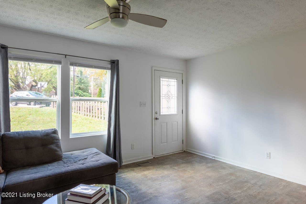 3056 University Road Louisville, KY 40206 - Photo 3 of 16 3