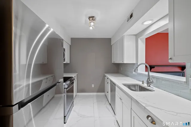 $305,000 | 81 Main Street, Unit 31A, Branford, CT 06405