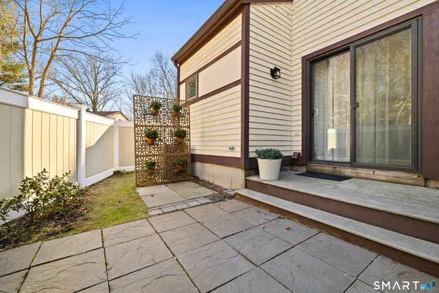 $305,000 | 81 Main Street, Unit 31A, Branford, CT 06405