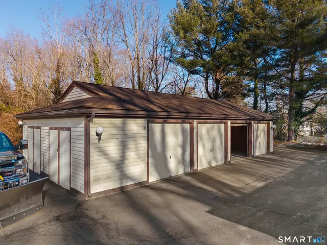 $305,000 | 81 Main Street, Unit 31A, Branford, CT 06405