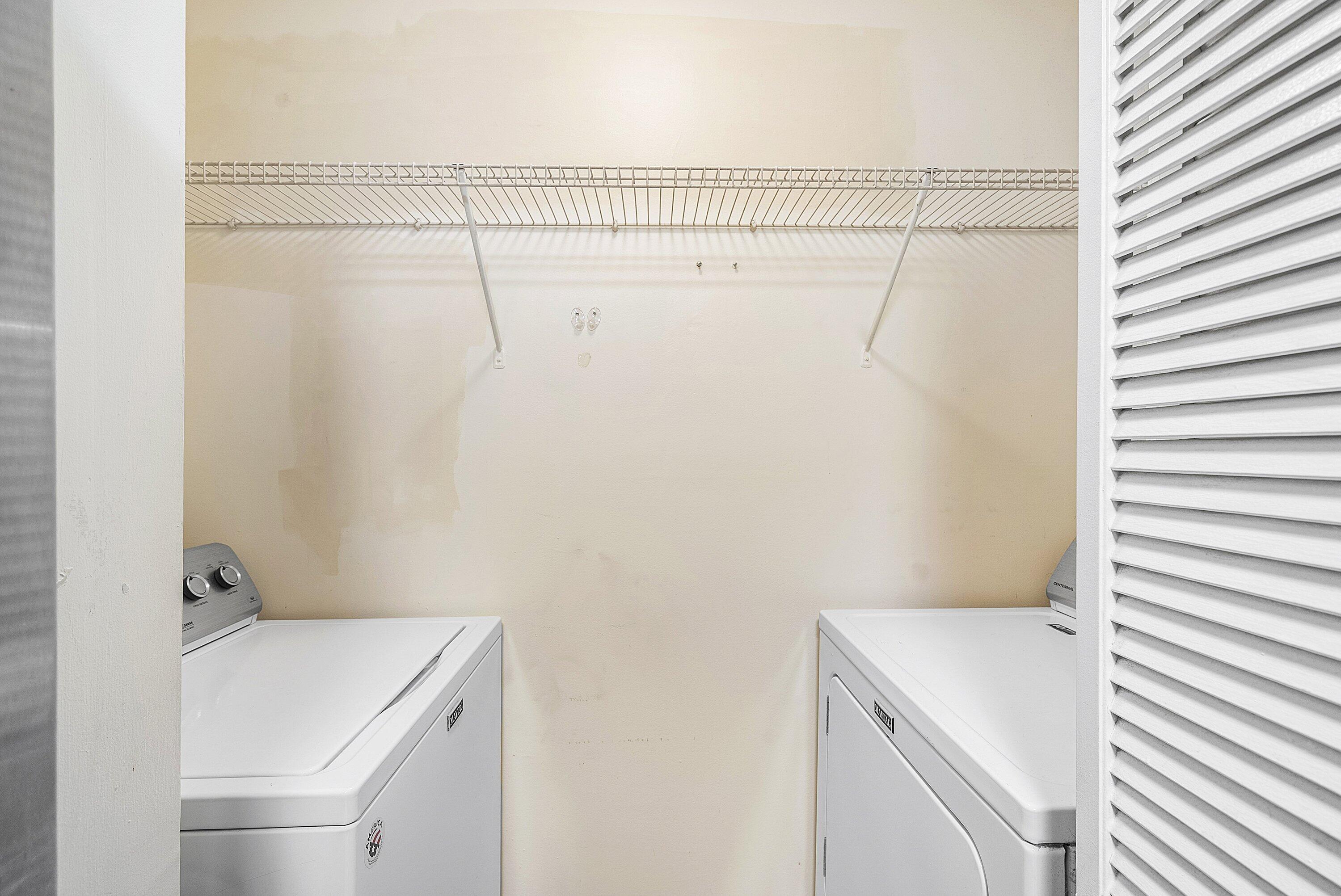 1001 Crystal Way, Unit M Delray Beach, FL 33444 - Photo 14 of 42 a bathroom with a sink and shower