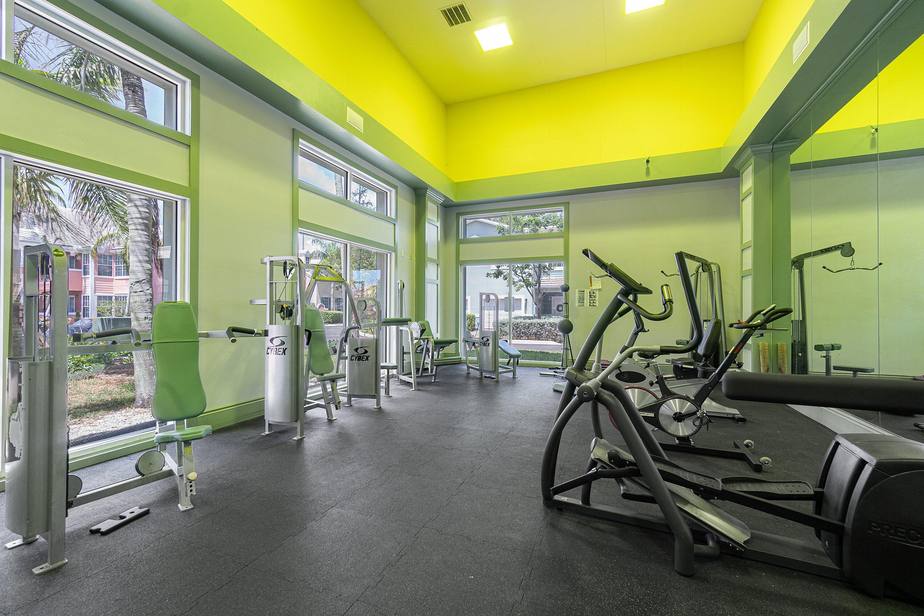 1001 Crystal Way, Unit M Delray Beach, FL 33444 - Photo 34 of 42 a view of a room with gym equipment