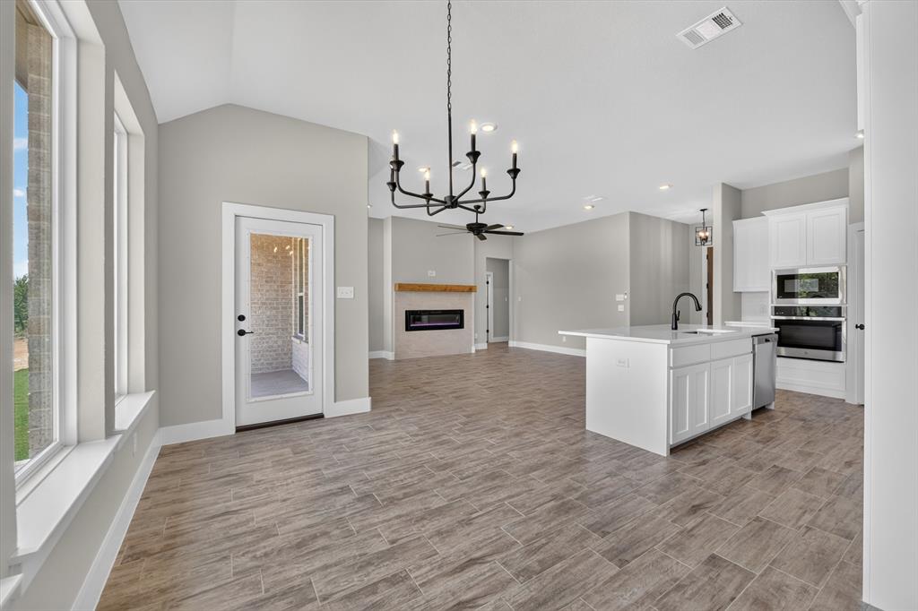 1026 Colt Road Springtown, TX 76082 - Photo 10 of 40 Gallery Image 10