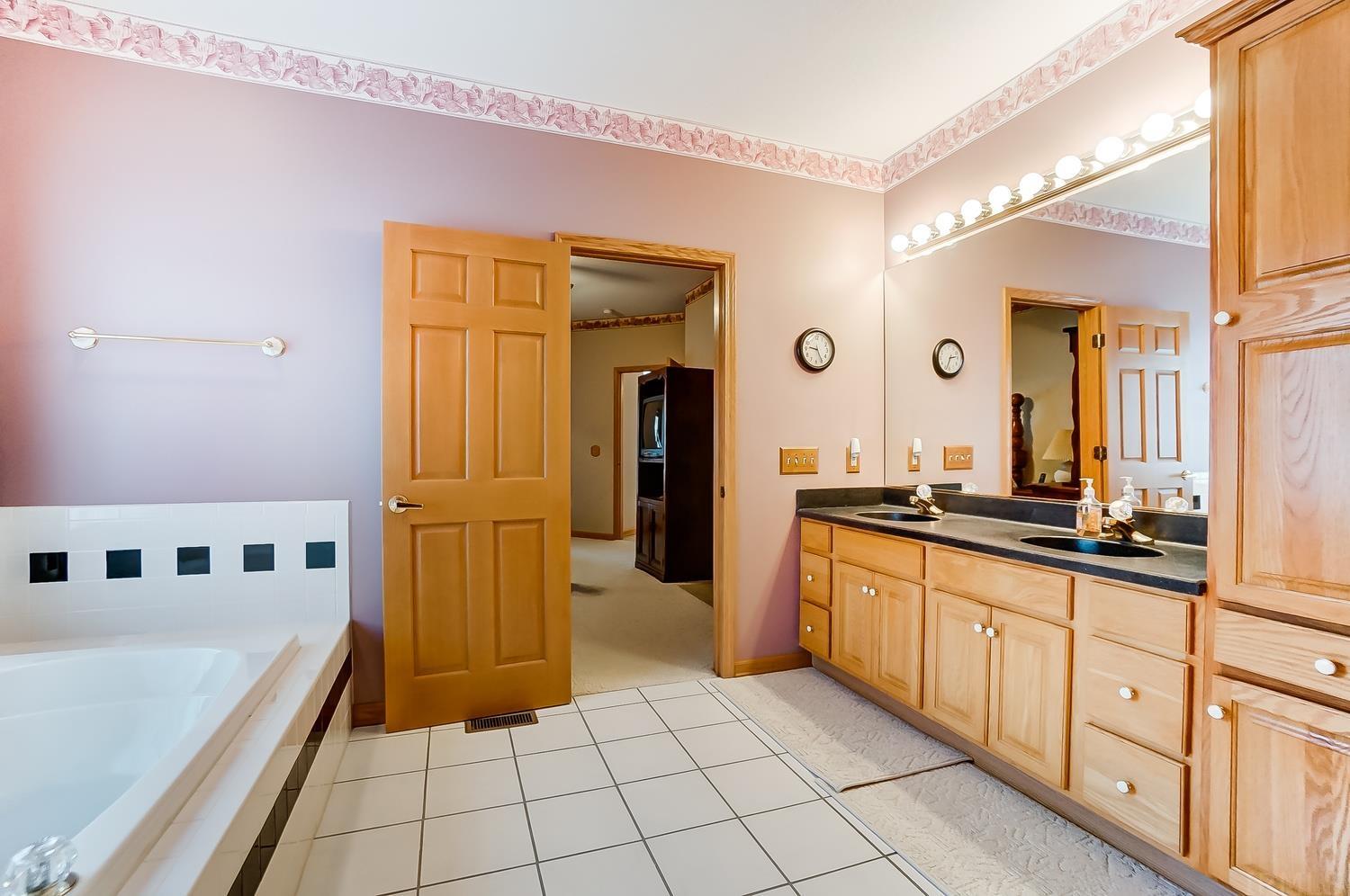 1245 South Zimmer Road Warsaw, IN 46580 - Photo 14 of 29 Gallery Image 14