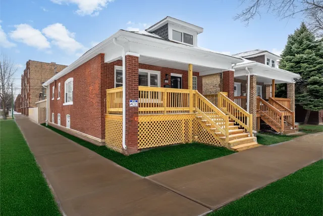 $359,000 | 6101 South Maplewood Avenue, Chicago, IL 60629