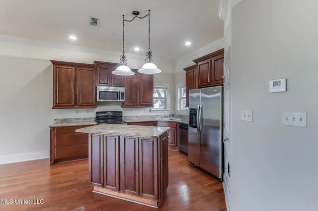 $2,000 | 25 Oak Alley Lane, Long Beach, MS 39560