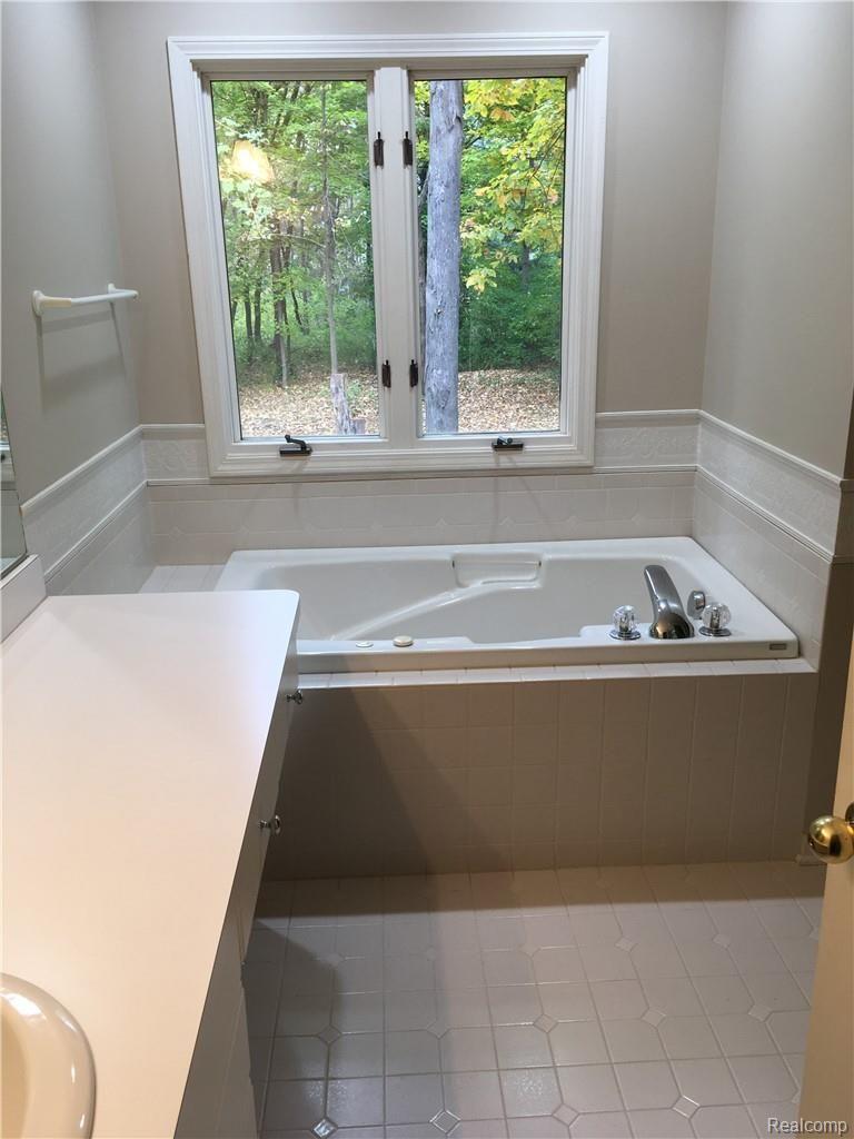 6170 Beecher Road Flint, MI 48532 - Photo 9 of 22 IMG_2151.JPG