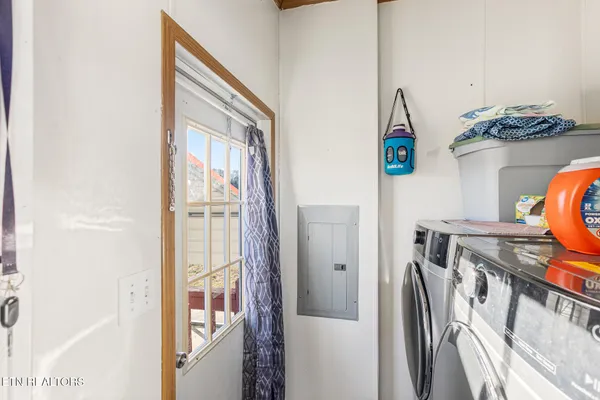 $225,000 | 505 Lake Circle, Spring City, TN 37381