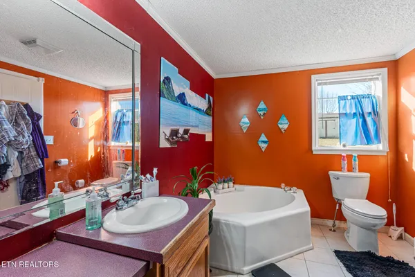 $225,000 | 505 Lake Circle, Spring City, TN 37381