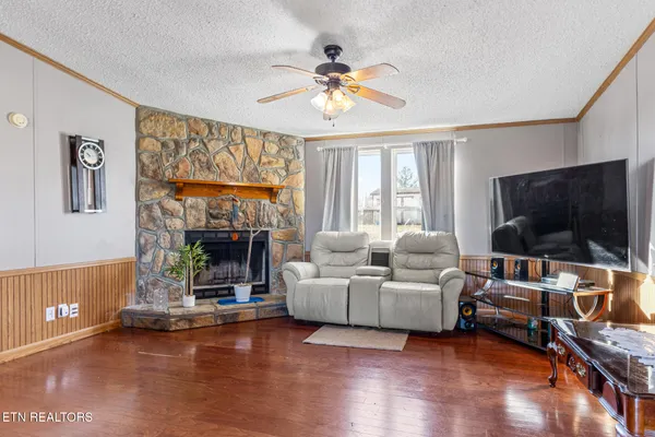 $225,000 | 505 Lake Circle, Spring City, TN 37381