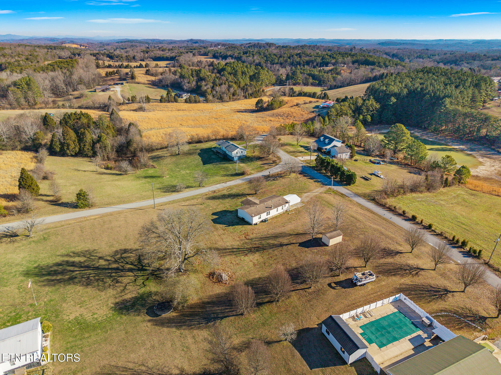 505 Lake Circle Spring City, TN 37381 - Photo 26 of 31 505 Lake Circle Spring City-26