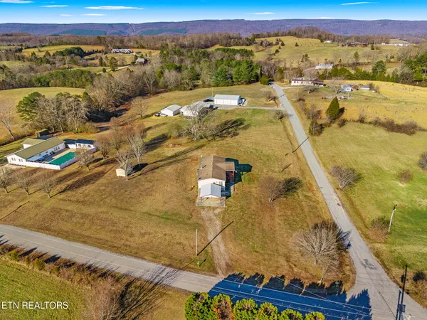 $225,000 | 505 Lake Circle, Spring City, TN 37381