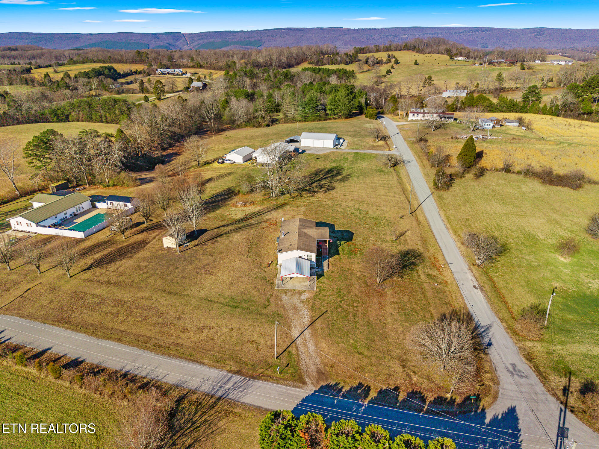 505 Lake Circle Spring City, TN 37381 - Photo 27 of 31 505 Lake Circle Spring City-27