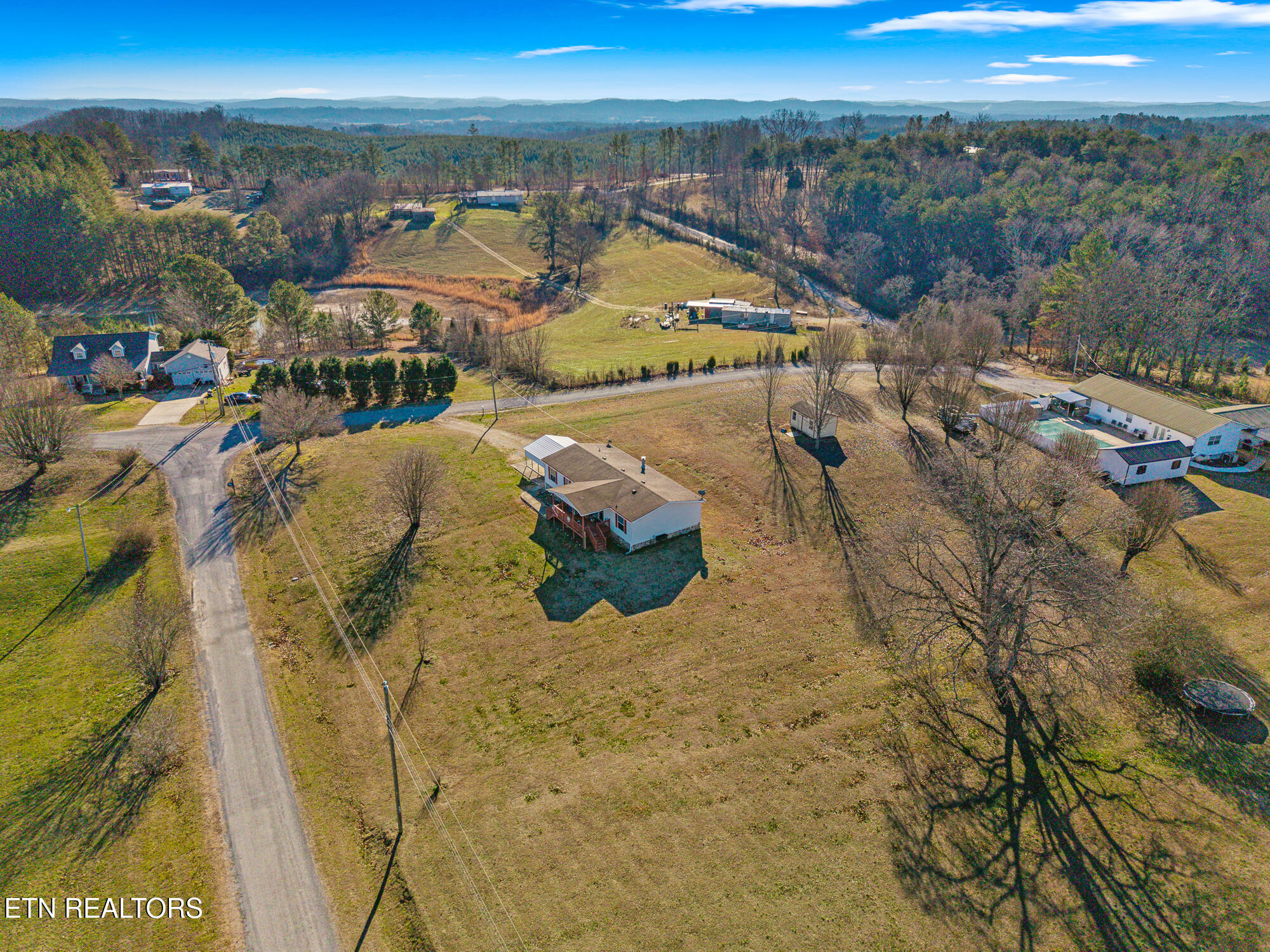 505 Lake Circle Spring City, TN 37381 - Photo 28 of 31 505 Lake Circle Spring City-28
