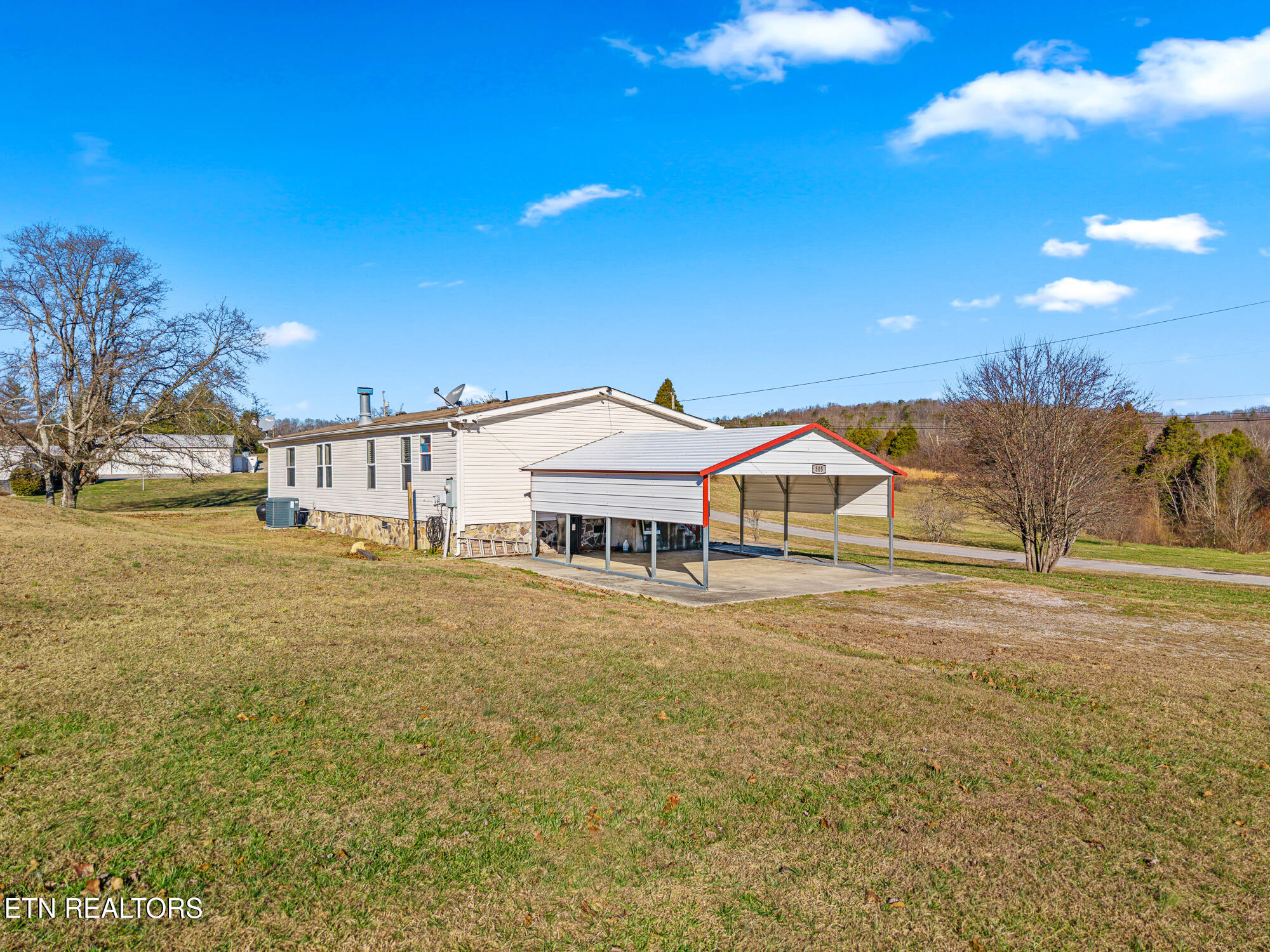 505 Lake Circle Spring City, TN 37381 - Photo 3 of 31 505 Lake Circle Spring City-23