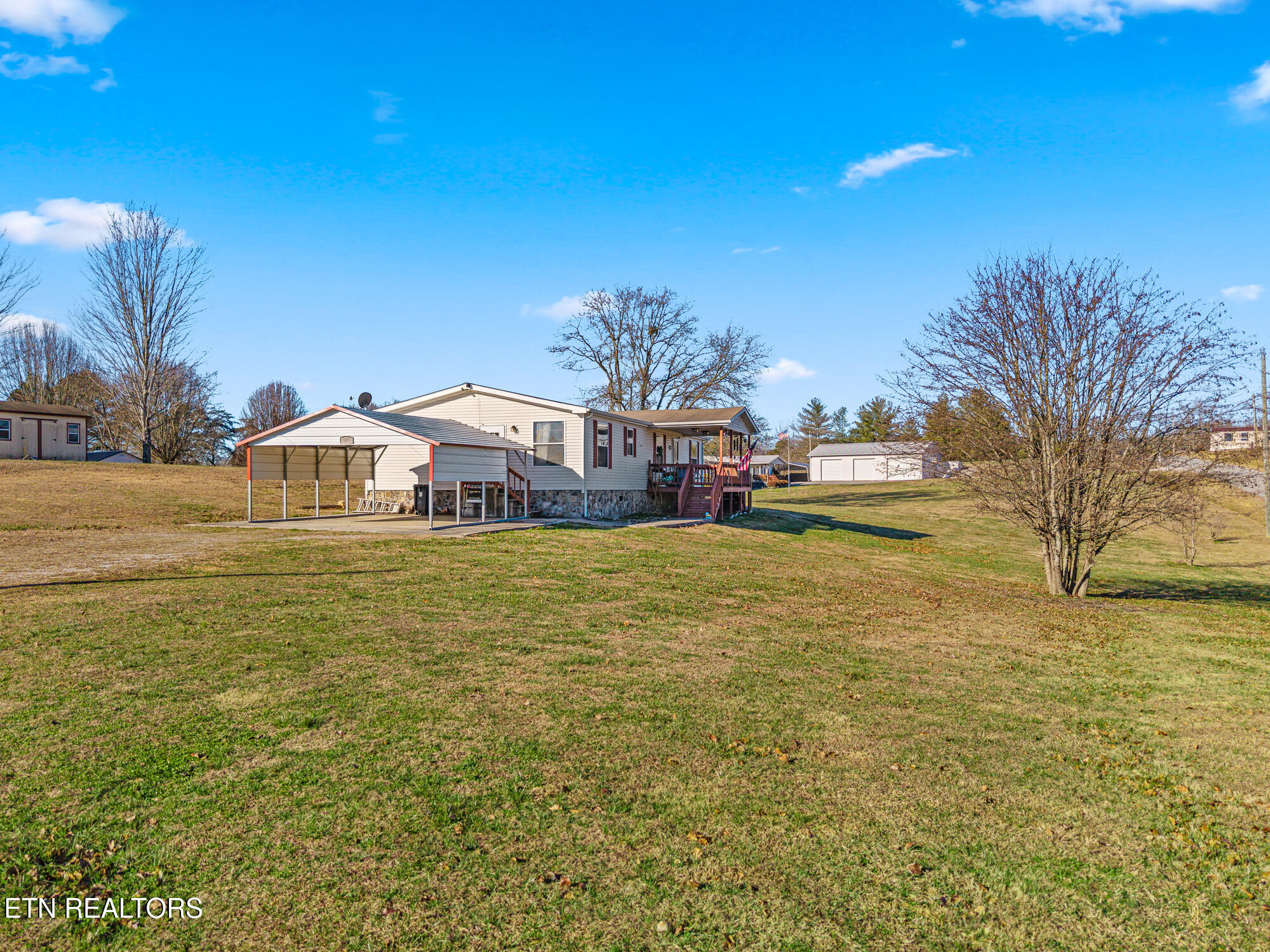 505 Lake Circle Spring City, TN 37381 - Photo 4 of 31 505 Lake Circle Spring City-20