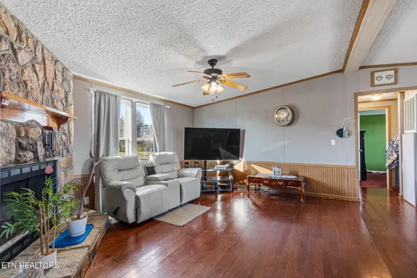 $225,000 | 505 Lake Circle, Spring City, TN 37381