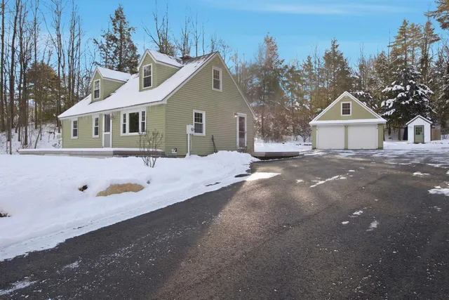 $449,000 | 20 Grandview Road, Bow, NH 03304